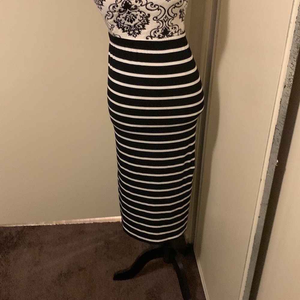 Black and white midi skirt